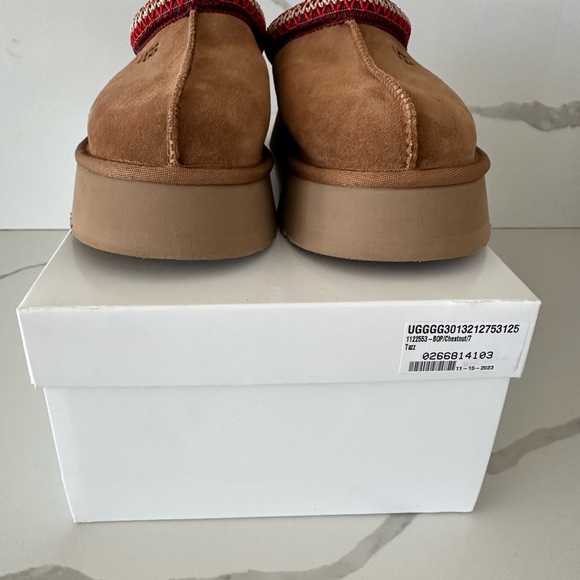 🤎 UGG TAZZ BRAND NEW IN BOX SIZE 7 🤎 - Picture 7 of 11